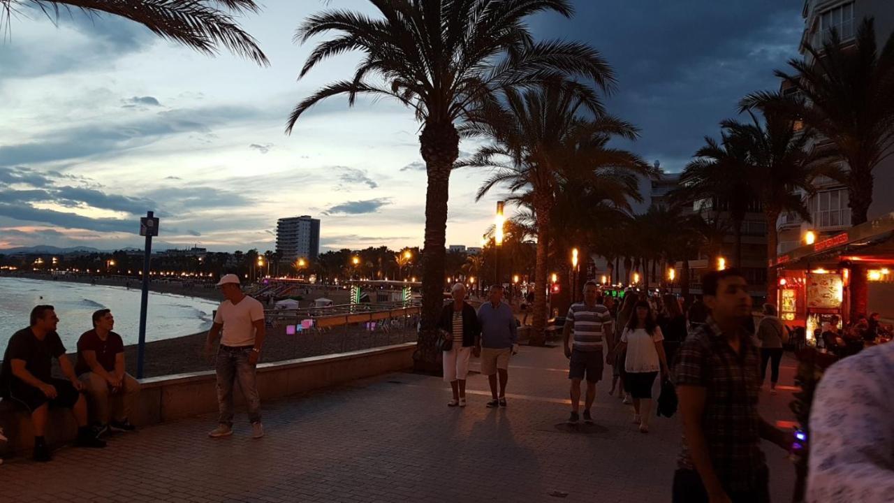 Apartment Center Salou Near Port Aventura Exterior photo