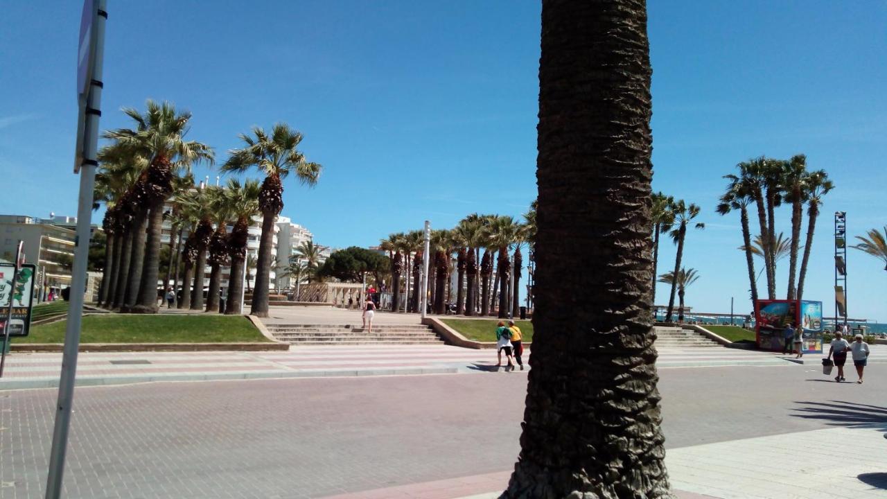 Apartment Center Salou Near Port Aventura Exterior photo